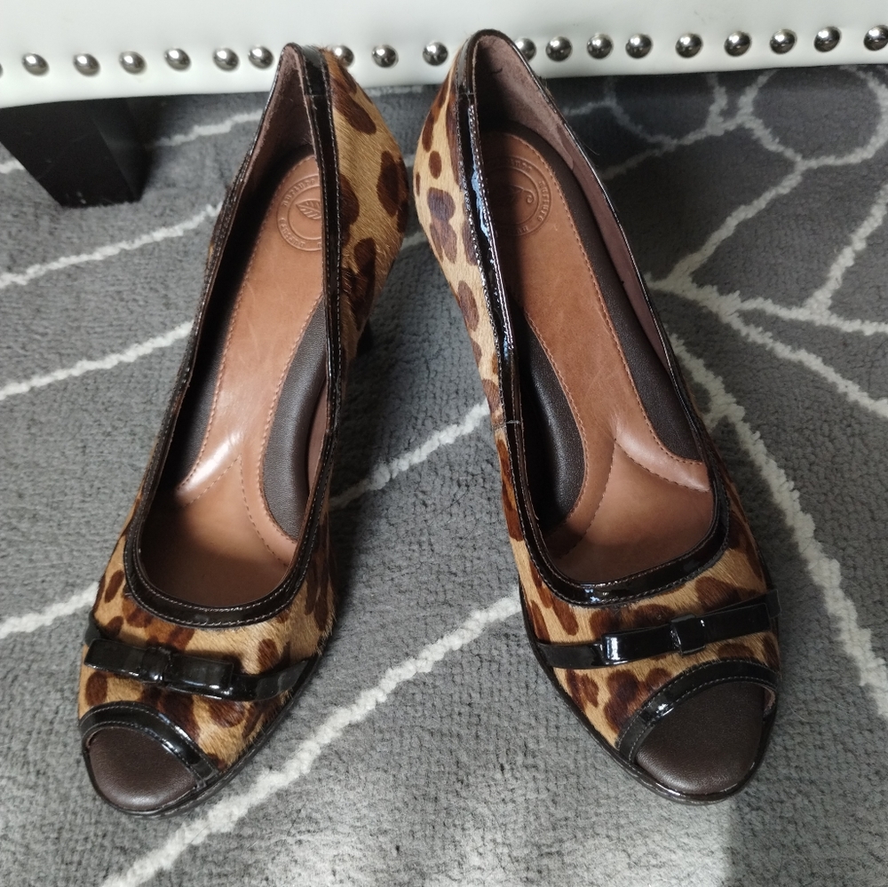 Nwot Nurture Sandee Brown Calf Hair Animal Print